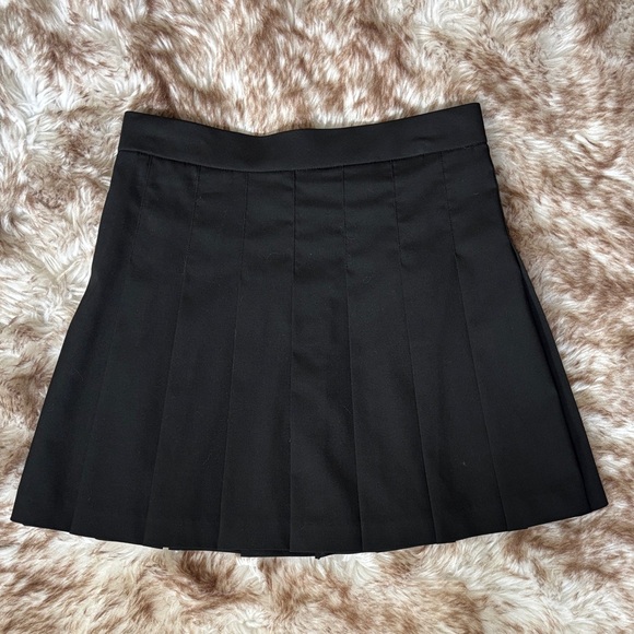 Uniqlo Black Mini Skirt - Picture 1 of 3